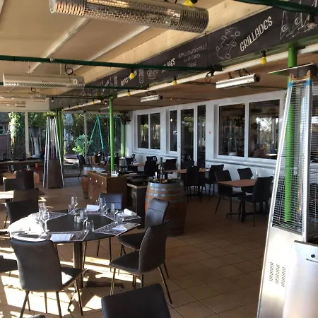 Restaurant De La Plage Отель Гланд