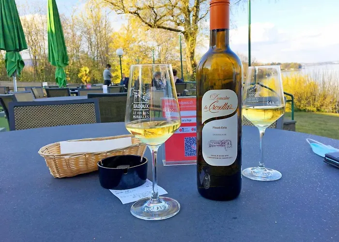 德拉普拉格餐厅酒店 *